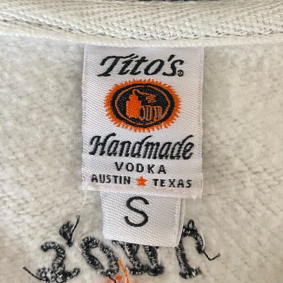 Tito's Vodka Embroidered Pullover Crewneck Holiday Sweatshirt White Men's Small - Picture 10 of 13